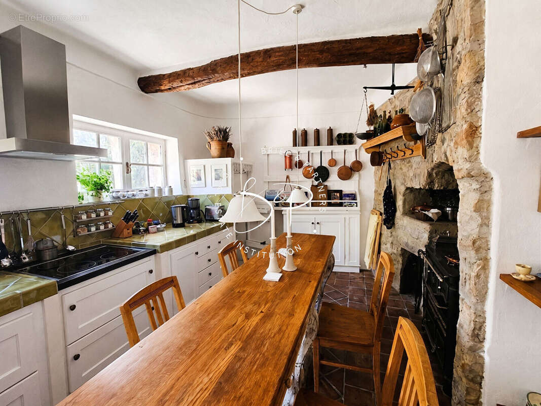 Maison de Maître d'Exception 271 m² de Charme au coeur d'Entrecasteaux avec 2 terrasses - photo 7