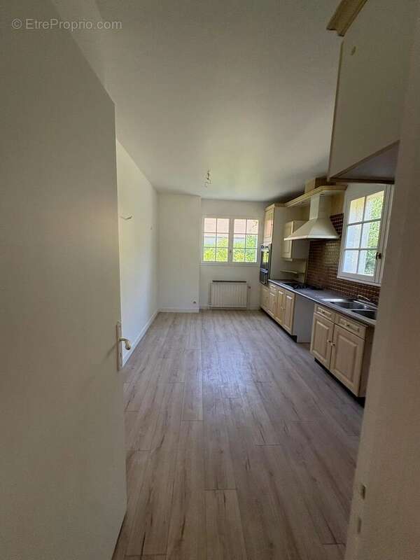 Maison à SAINT-NOM-LA-BRETECHE