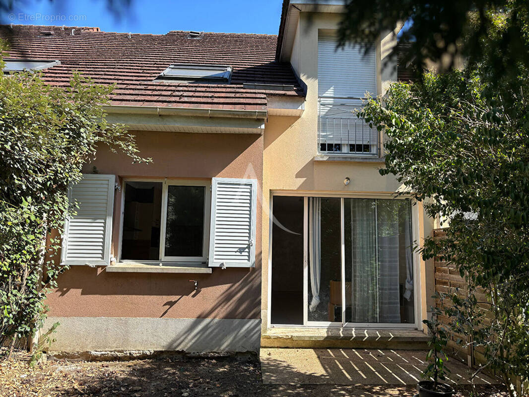 Maison à SAVIGNY-LE-TEMPLE