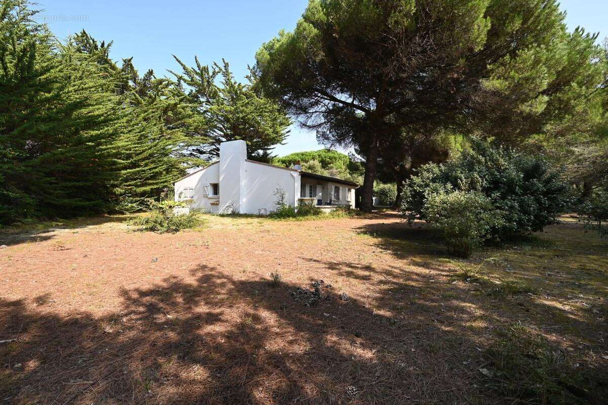 Maison à LES PORTES-EN-RE