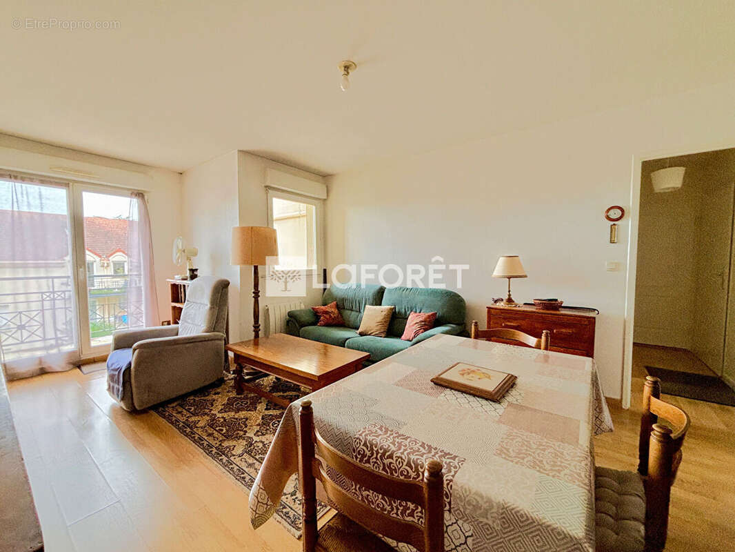 Appartement à MAINVILLIERS