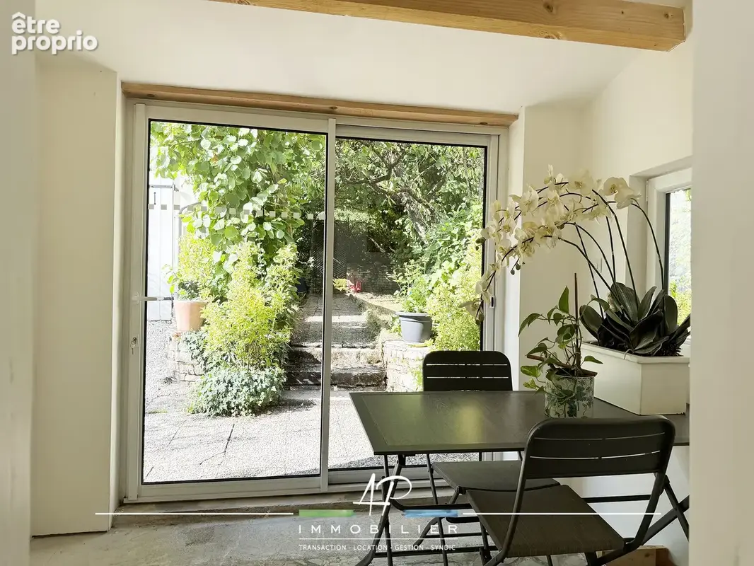 Maison de village avec jardin et garage - photo 9