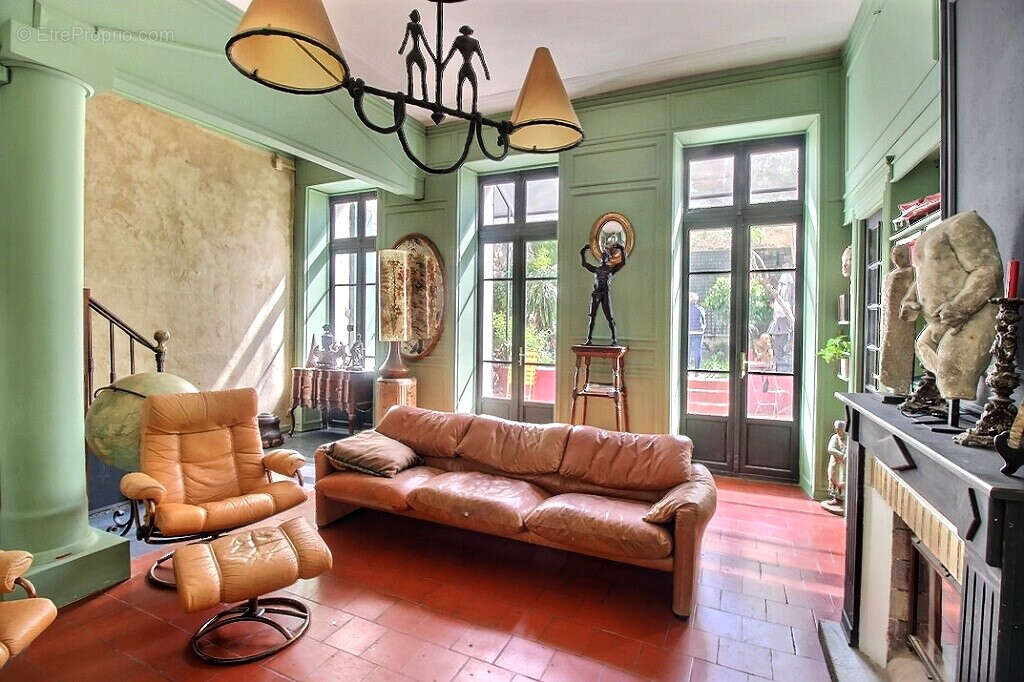 Commerce à MARSEILLE-6E