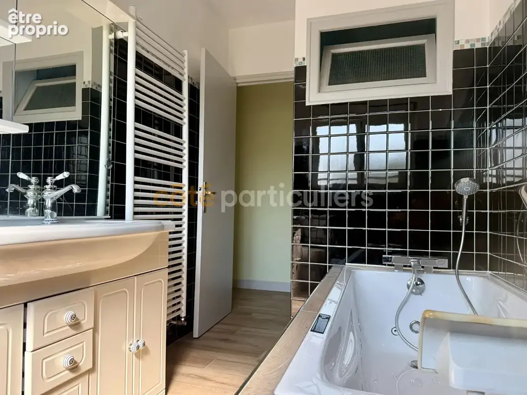 Pontorson centre ville, 132m2, vie de plain-pied , jardin clos et garage - photo 13