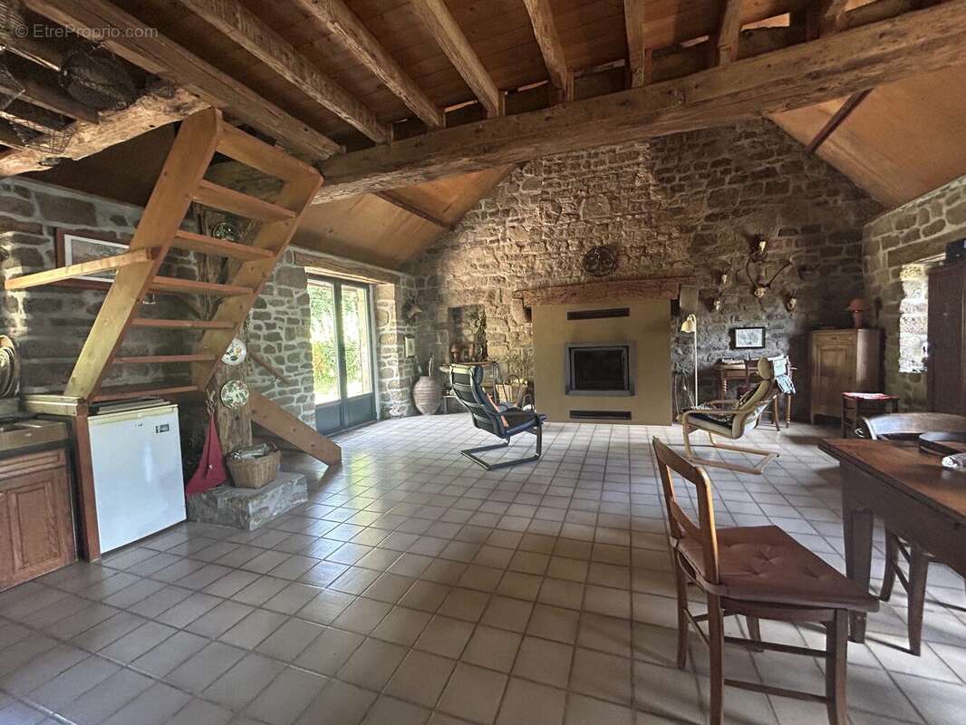 Maison 83 m² à Pont-D'ouilly  - photo 3