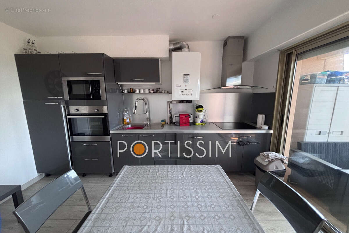 Appartement à SAINT-LAURENT-DU-VAR