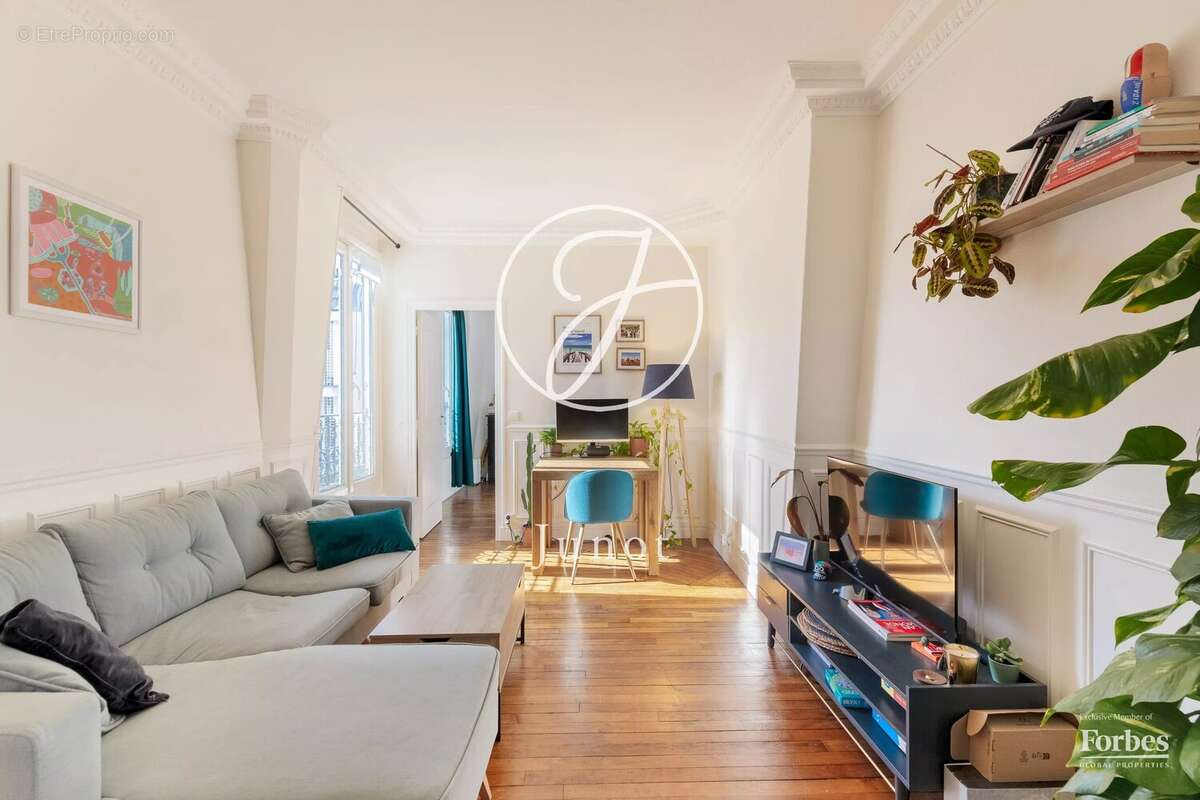 Appartement à PARIS-18E