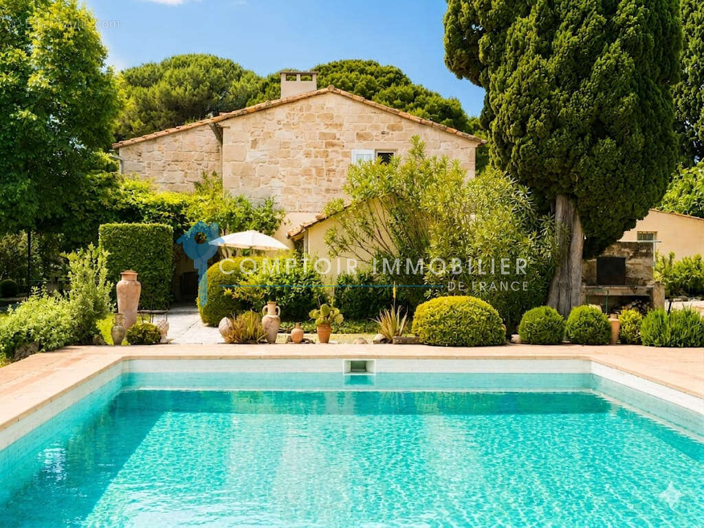 Maison à FONTVIEILLE