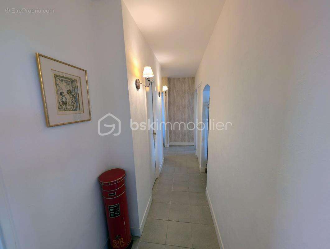 Appartement 3 pièces avec balcon, place de parking et cave, proche RER A Champs-sur-Marne et du futur Métro 15 et 16 du Grand Pa - photo 7