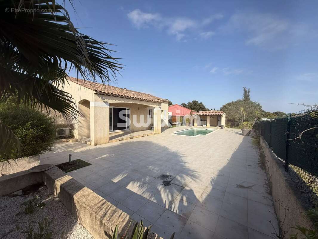 Maison à ROQUEBRUNE-SUR-ARGENS