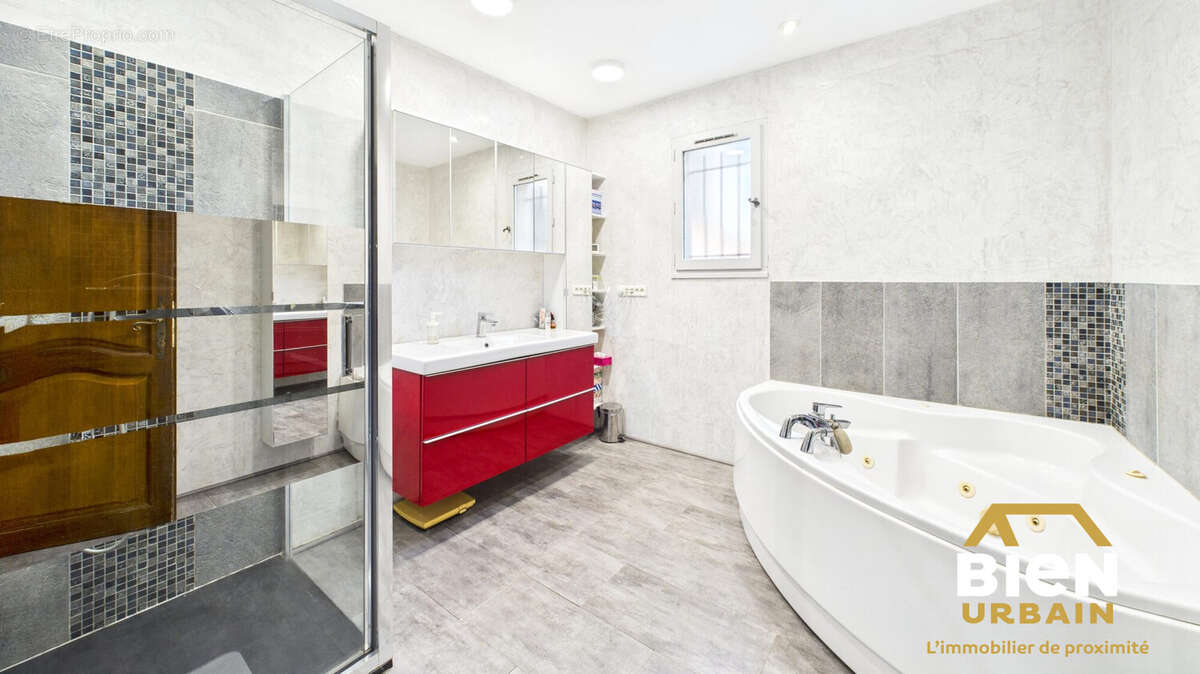 Maison à BELLEGARDE