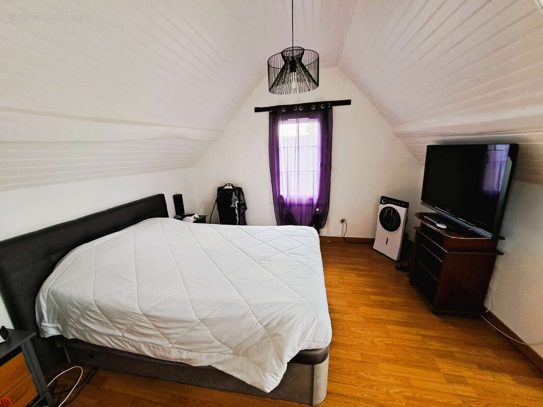 Maison à THORIGNY-SUR-OREUSE