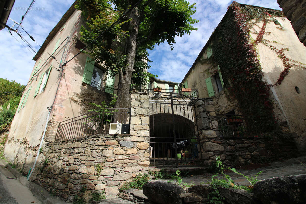 Maison à COLOMBIERES-SUR-ORB