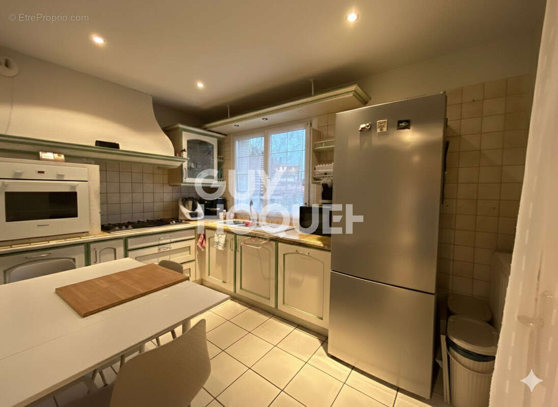 Maison à PIERRE-BENITE