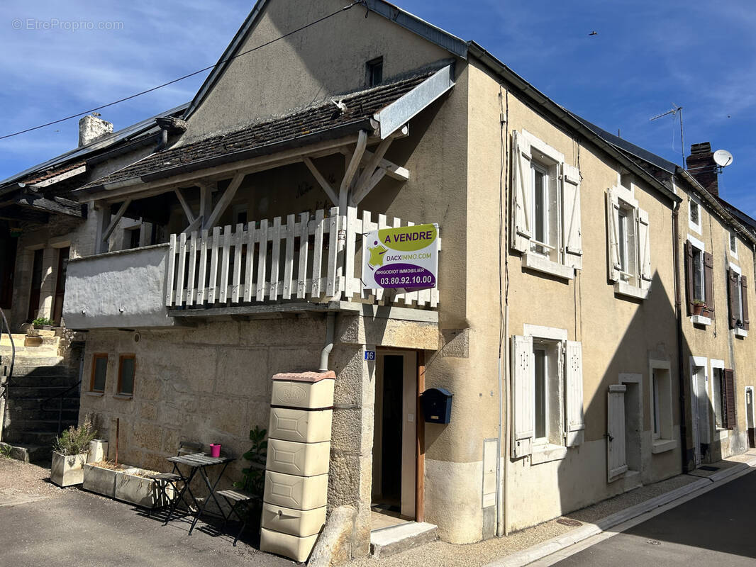 Maison à MONTBARD
