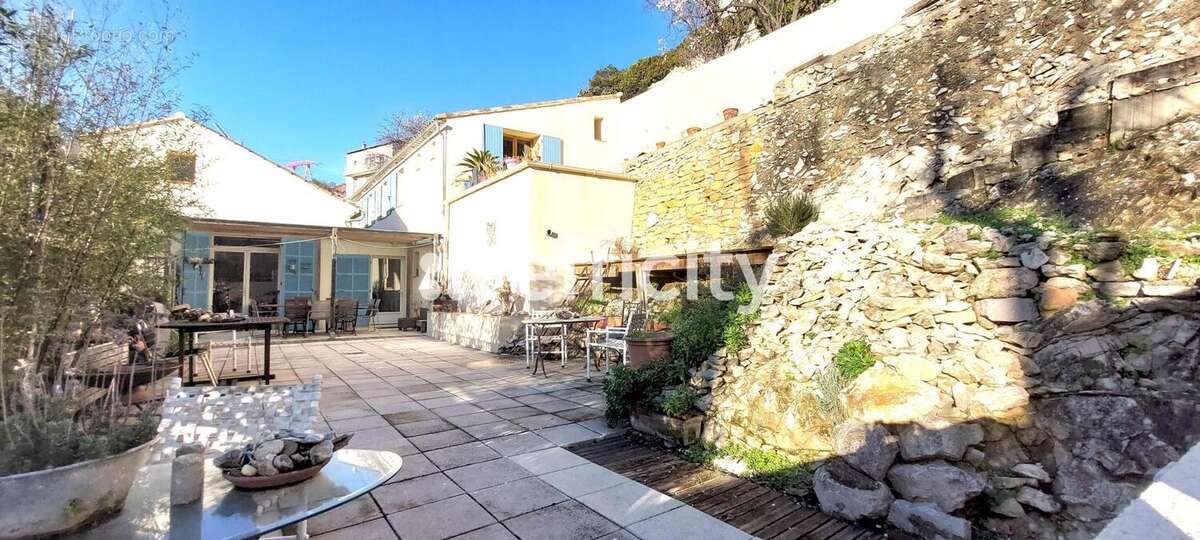 Maison à MARSEILLE-16E