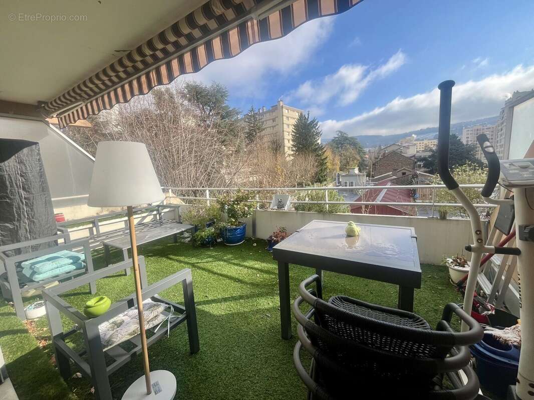TERRASSE 17m² - Appartement à SAINT-ETIENNE