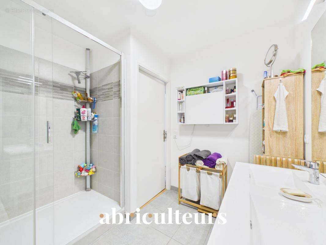 Appartement à COLOMBES
