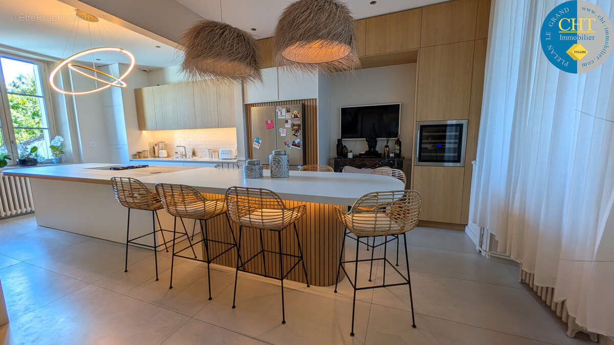 Villa de 250m2 à acheter avec 8 pièces à Rennes - photo 12