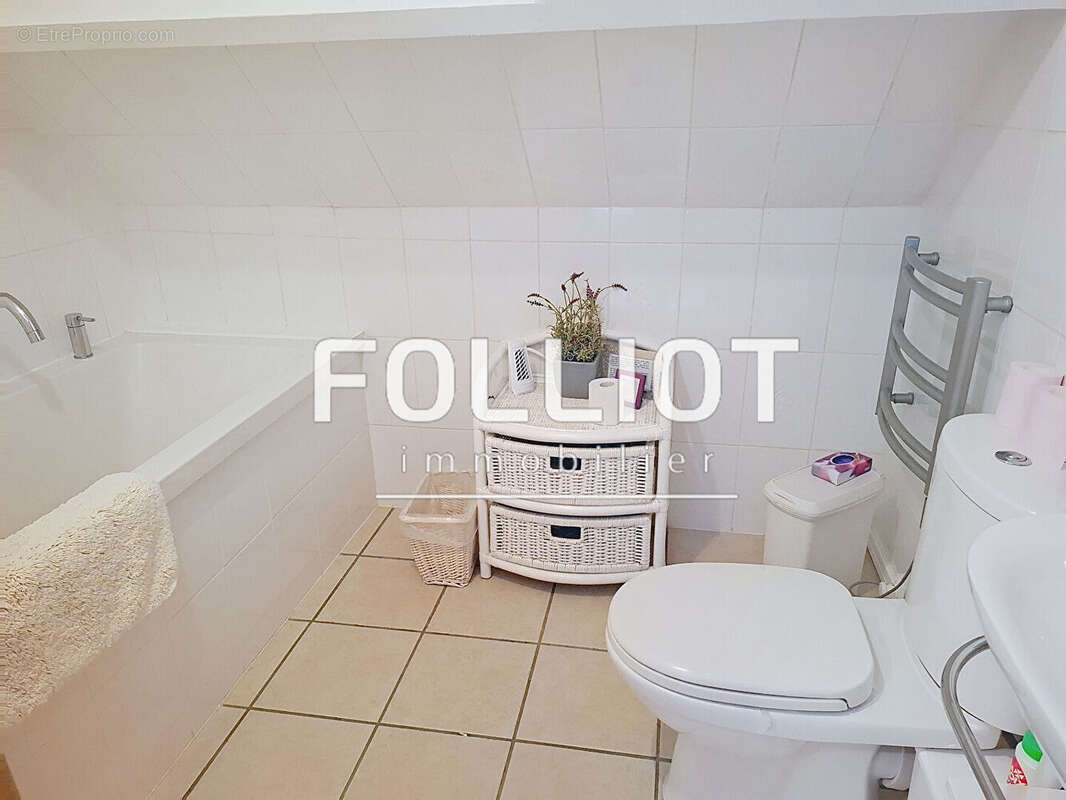 Maison à NEUFMESNIL