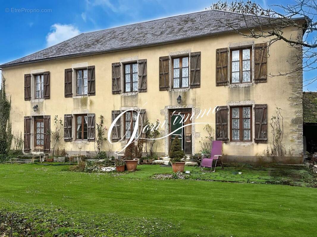 Maison à THOISY-LA-BERCHERE