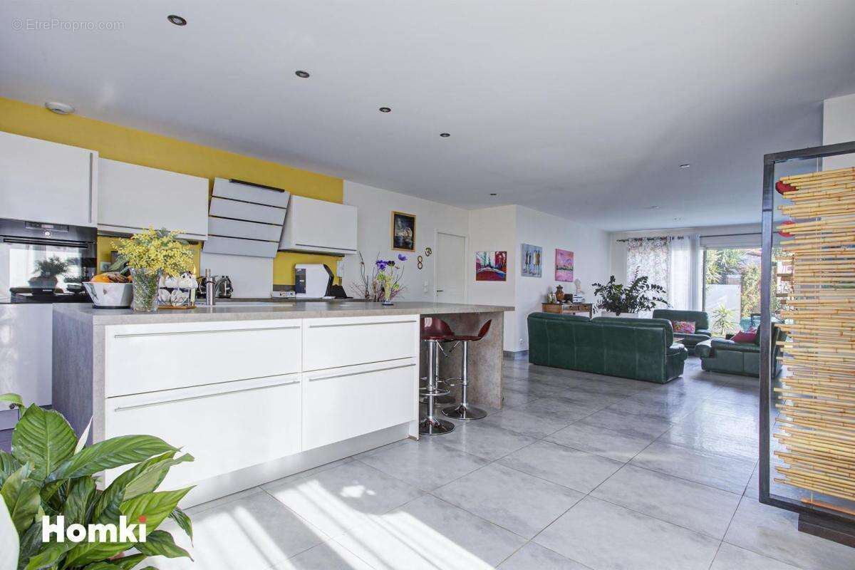 Maison à VILLENEUVE-DE-LA-RAHO