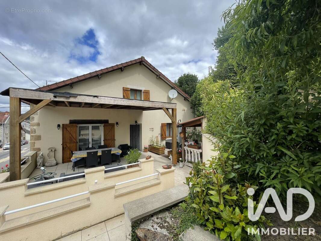 Maison 143 m² à Eymoutiers  - photo 2