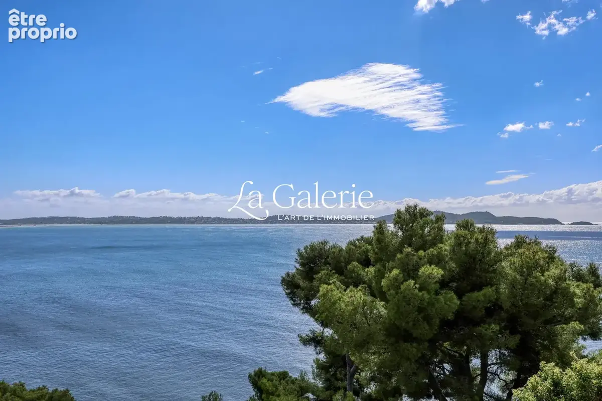 Appartement 4 pièces 206 m² à vendre à Carqueiranne (83320) - photo 4