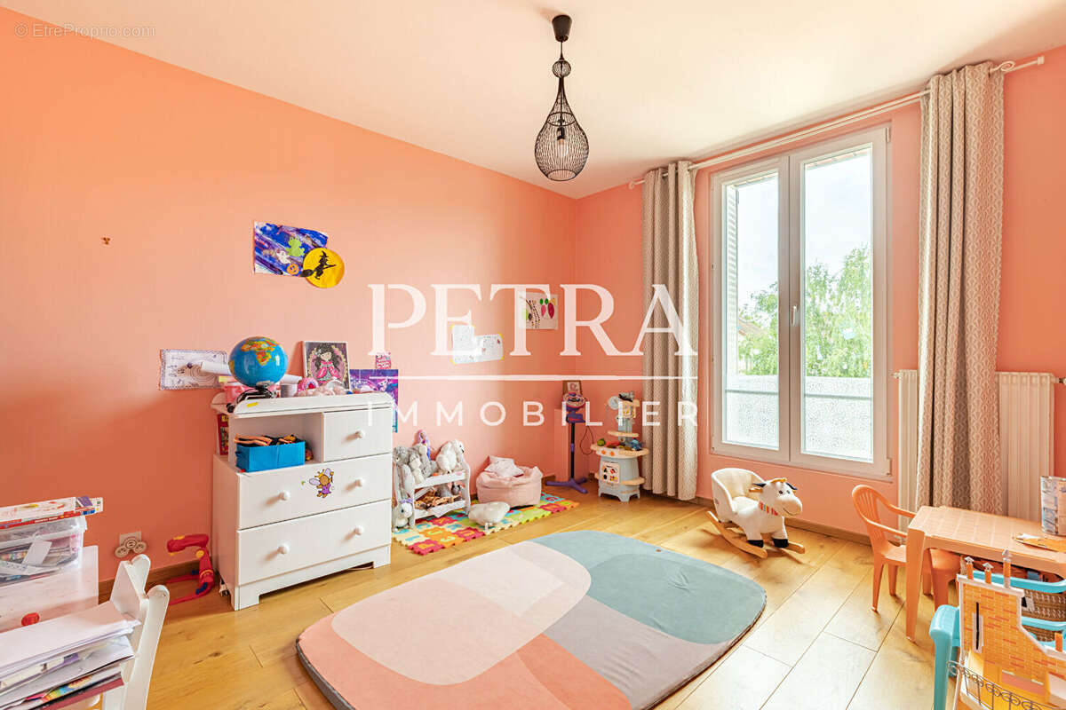 Maison à L&#039;HAY-LES-ROSES