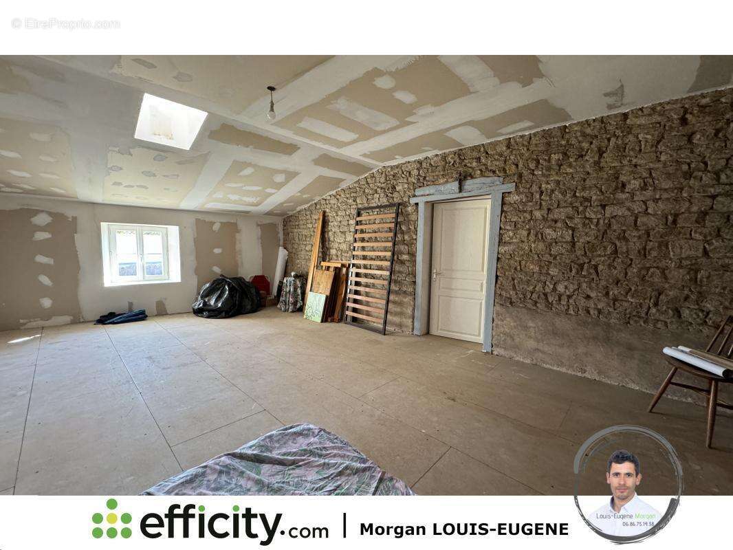 Maison à COUHE