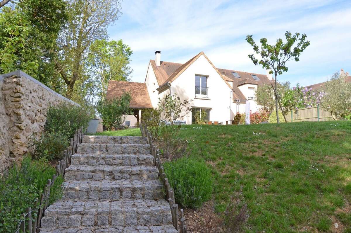Maison à VILLIERS-LE-BACLE