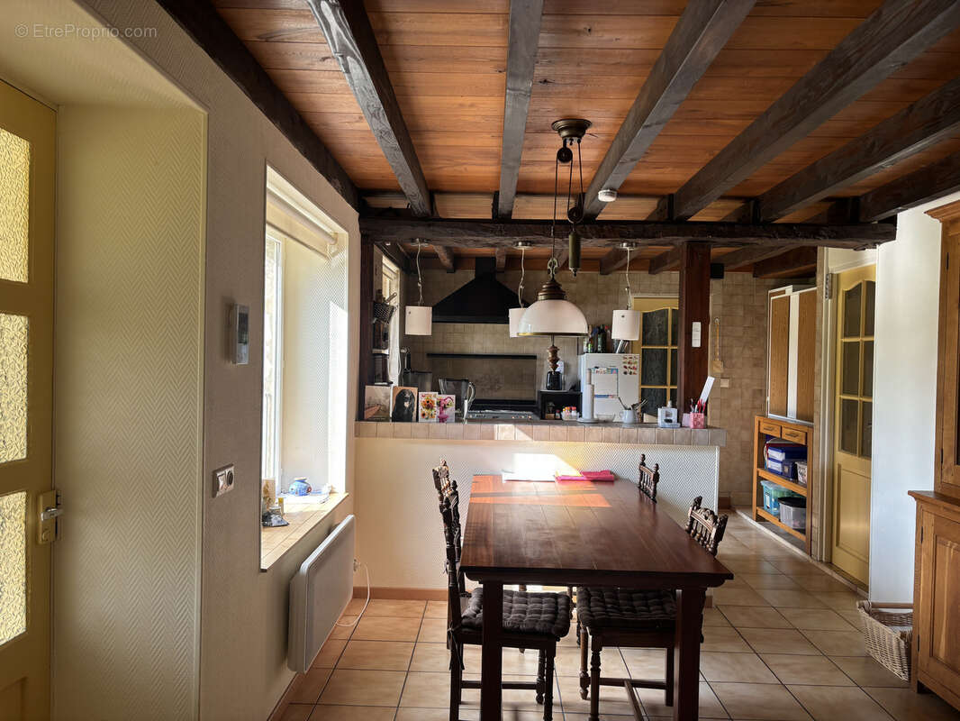 Maison à ECHASSIERES