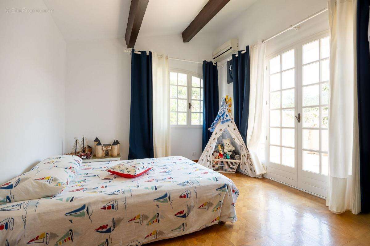 Maison à ROQUEFORT-LA-BEDOULE