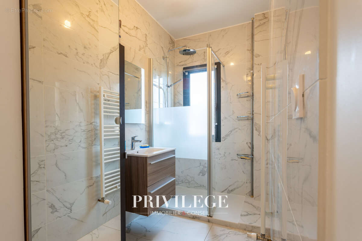 Maison à SAINTE-FOY-LES-LYON