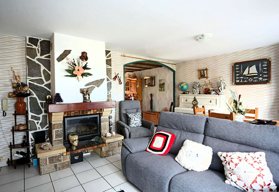 Maison à PESSAT-VILLENEUVE