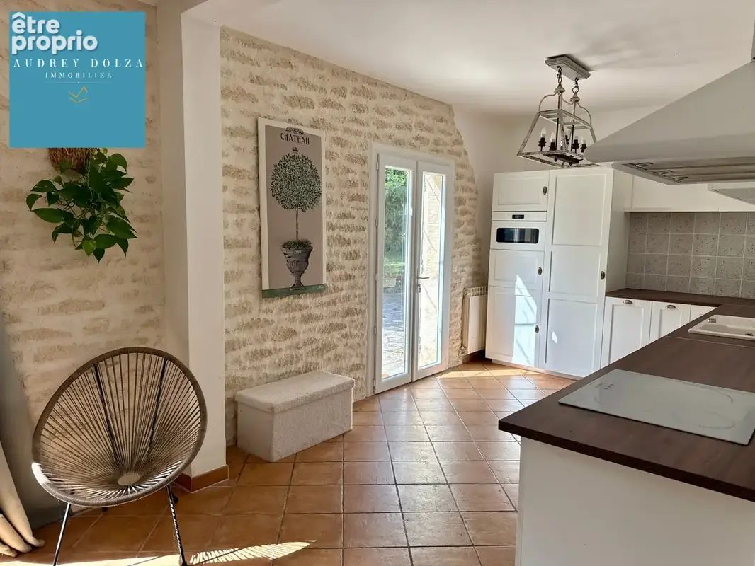 Propriété familiale de 185 m2 de plain-pied avec grandes dépendances - Salon de Provence - 890 000€ FAI - photo 5