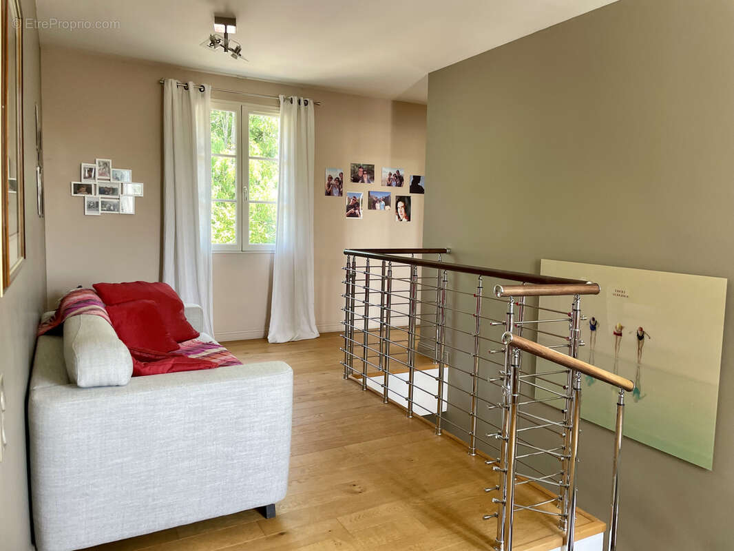 Maison à SAINT-YRIEIX-SUR-CHARENTE