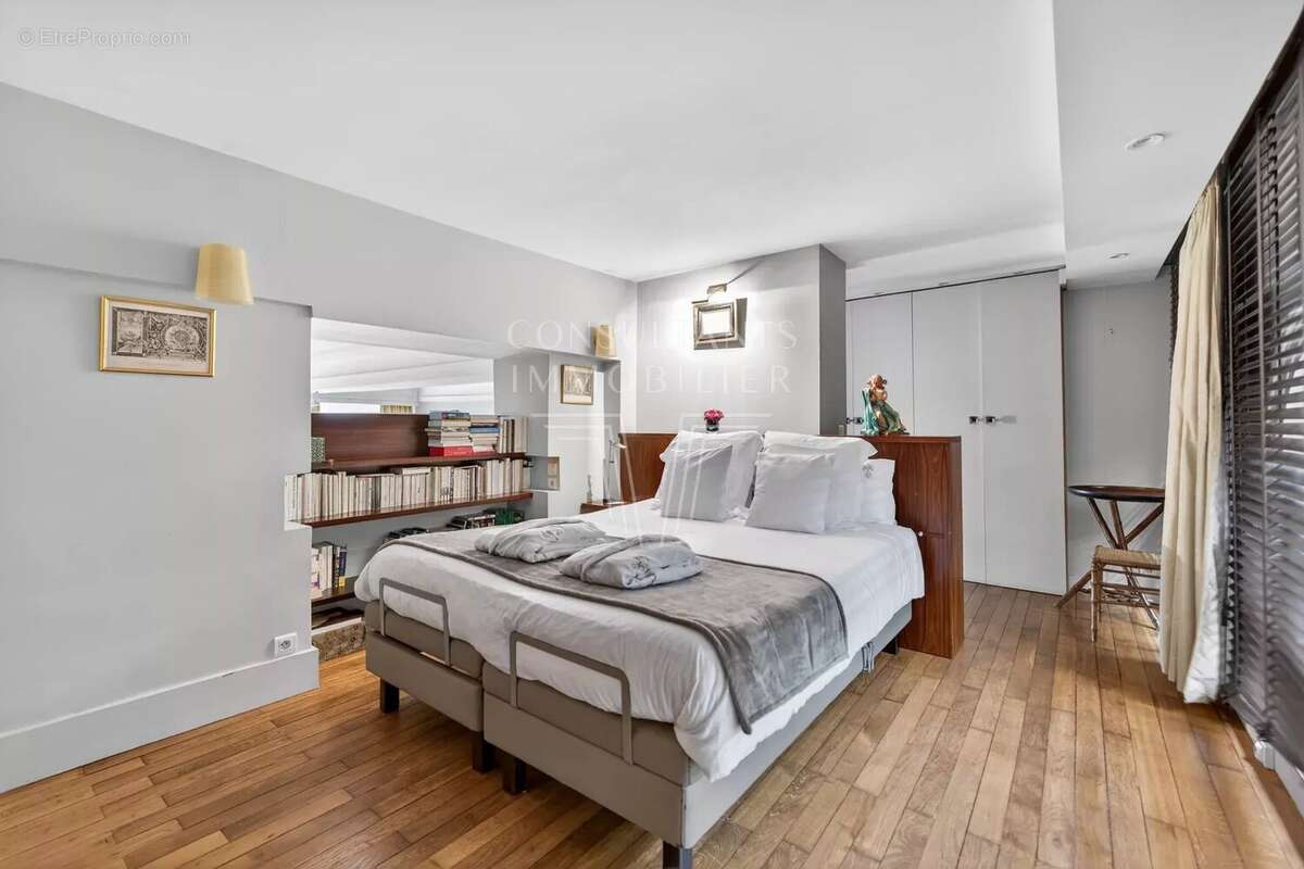 Appartement à PARIS-3E