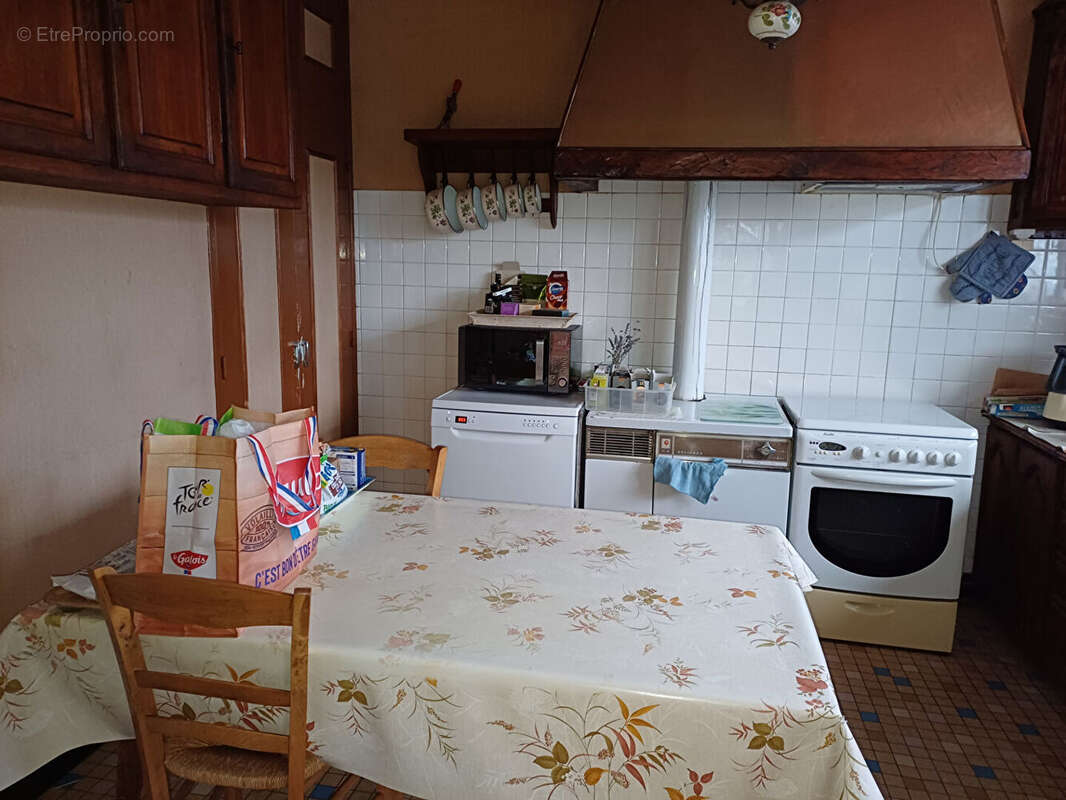 Maison à LACAPELLE-MARIVAL