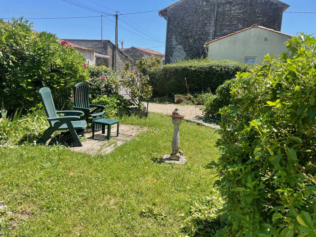Maison de Village avec jardin - photo 7