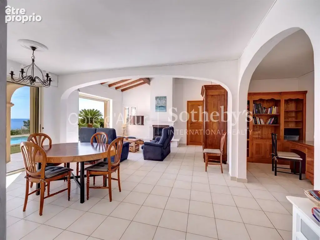 Les Issambres, villa avec vue mer, piscine et potentiel d’extension proche des plages - photo 7
