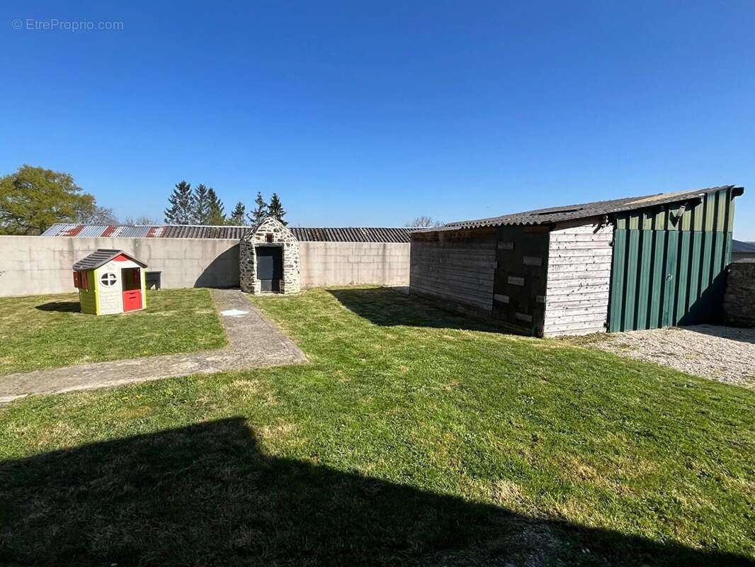 Maison à LA CHAPELLE-ERBREE