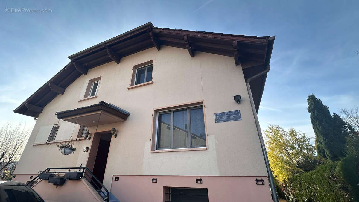 Appartement à VETRAZ-MONTHOUX