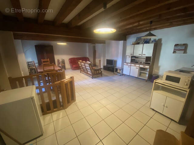 Maison à MARINGUES