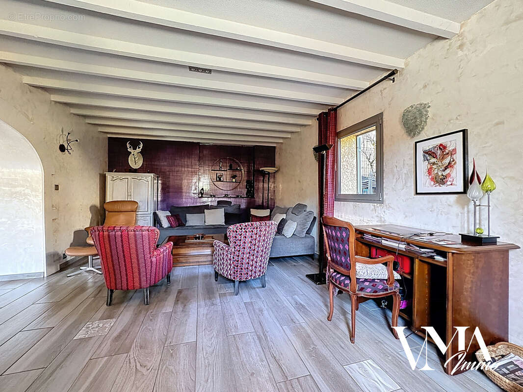 Maison à NEUVILLE-SUR-SAONE