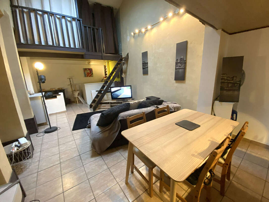 Maison à NEUILLY-EN-DONJON