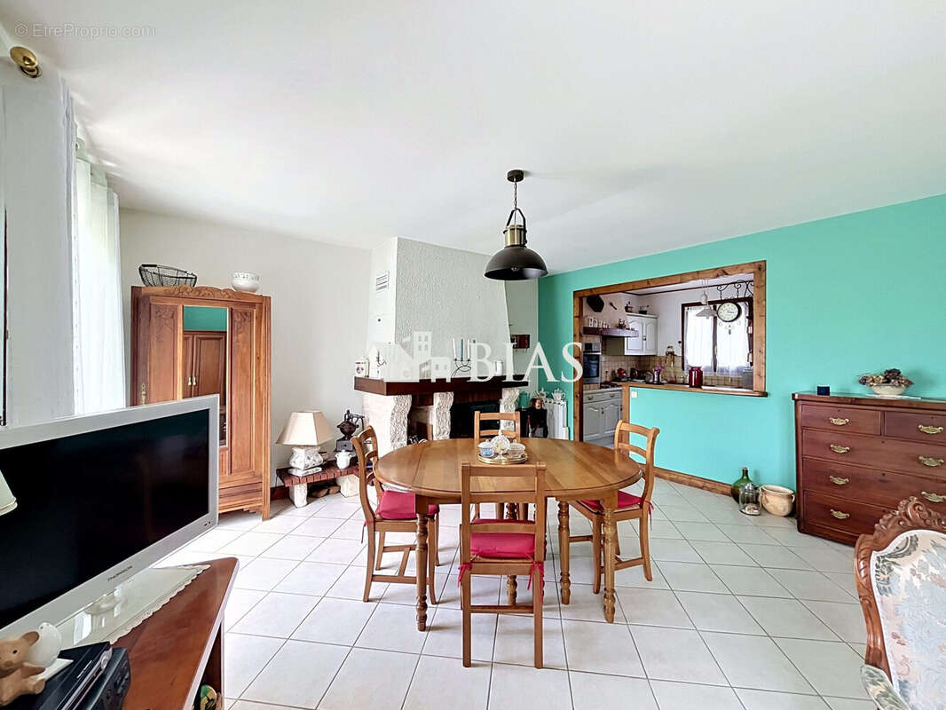 Maison à LA SAUSSAYE
