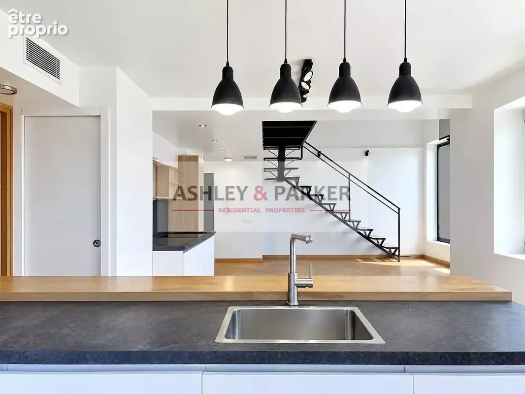 NICE GAIRAUT – VILLA LAETITIA – Appartement 4 pièces de caractère avec volumes, mezzanine, vue verdure et extérieur à aménager - photo 5