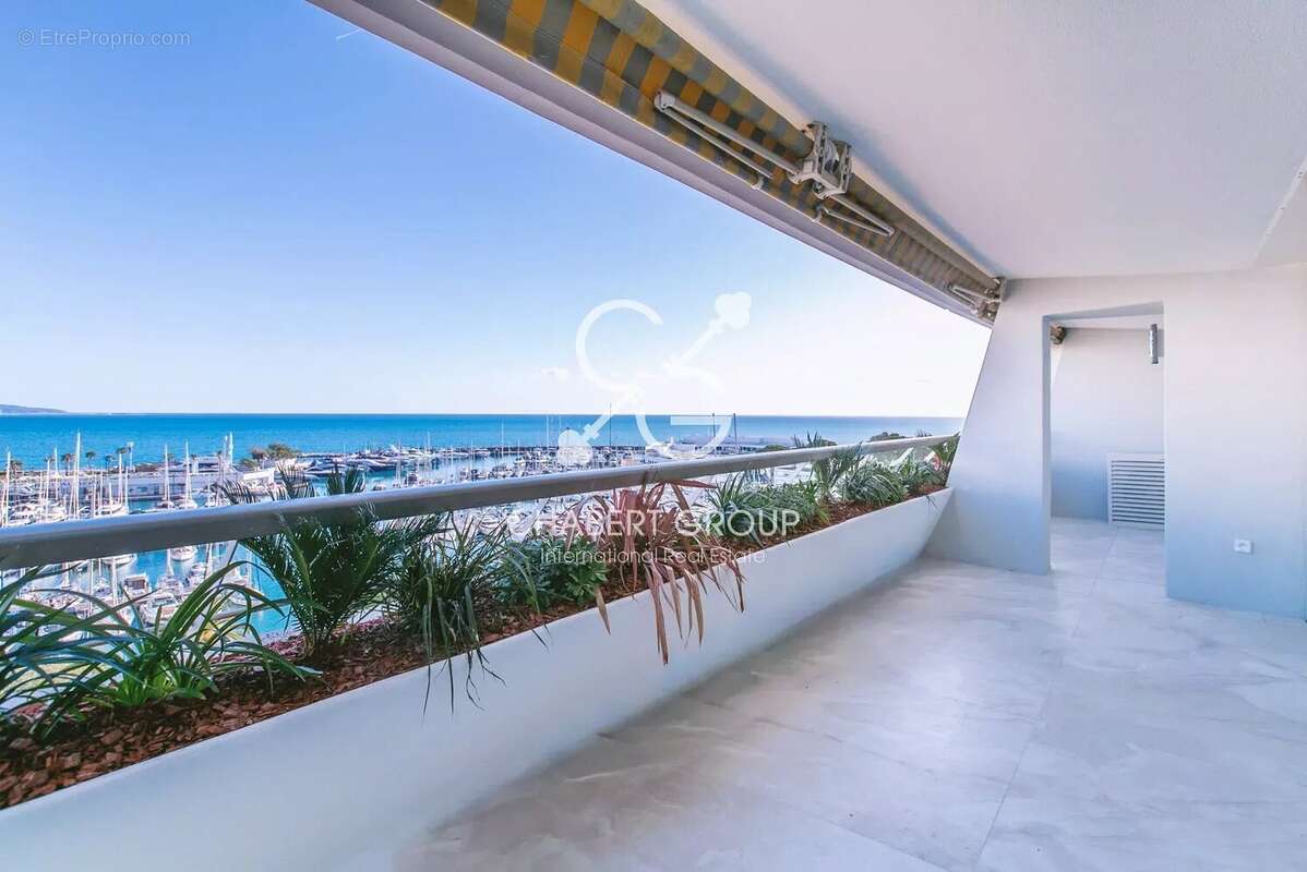 Appartement à VILLENEUVE-LOUBET