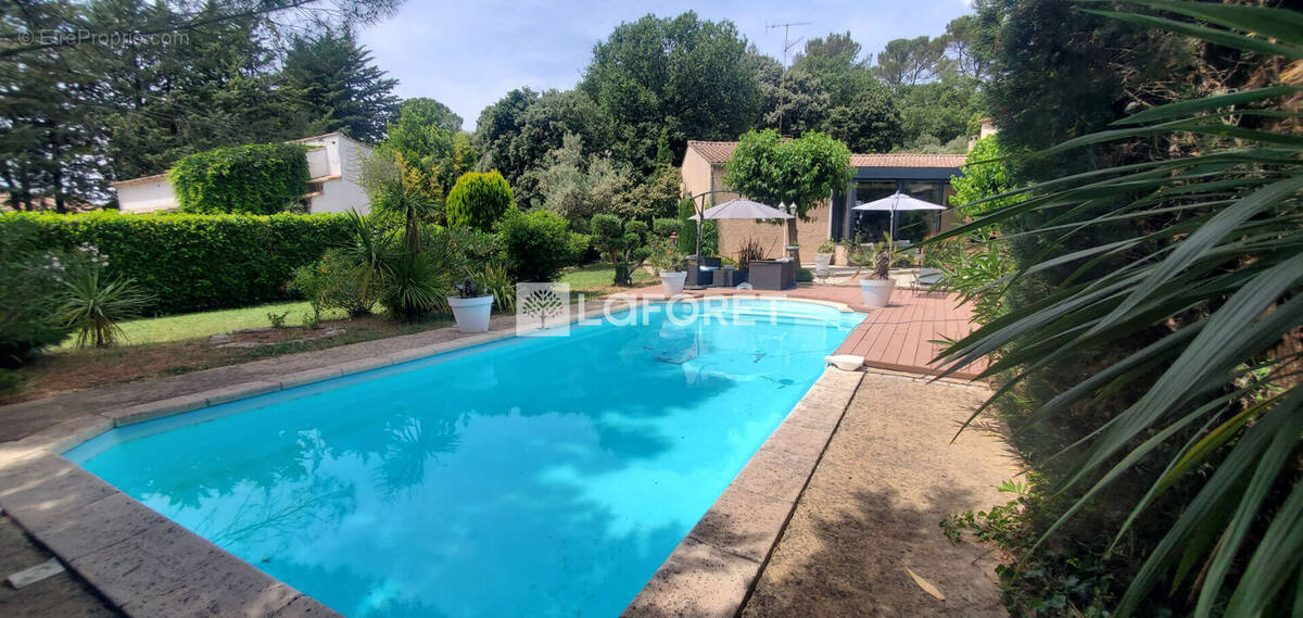 Maison à SAINT-MAXIMIN-LA-SAINTE-BAUME